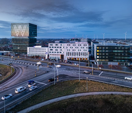 Bureaux haut de gamme à louer dans la tour Westwing