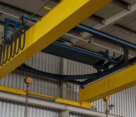 Magazijnen (600 m² en 800 m²) in industriezone te Zottegem