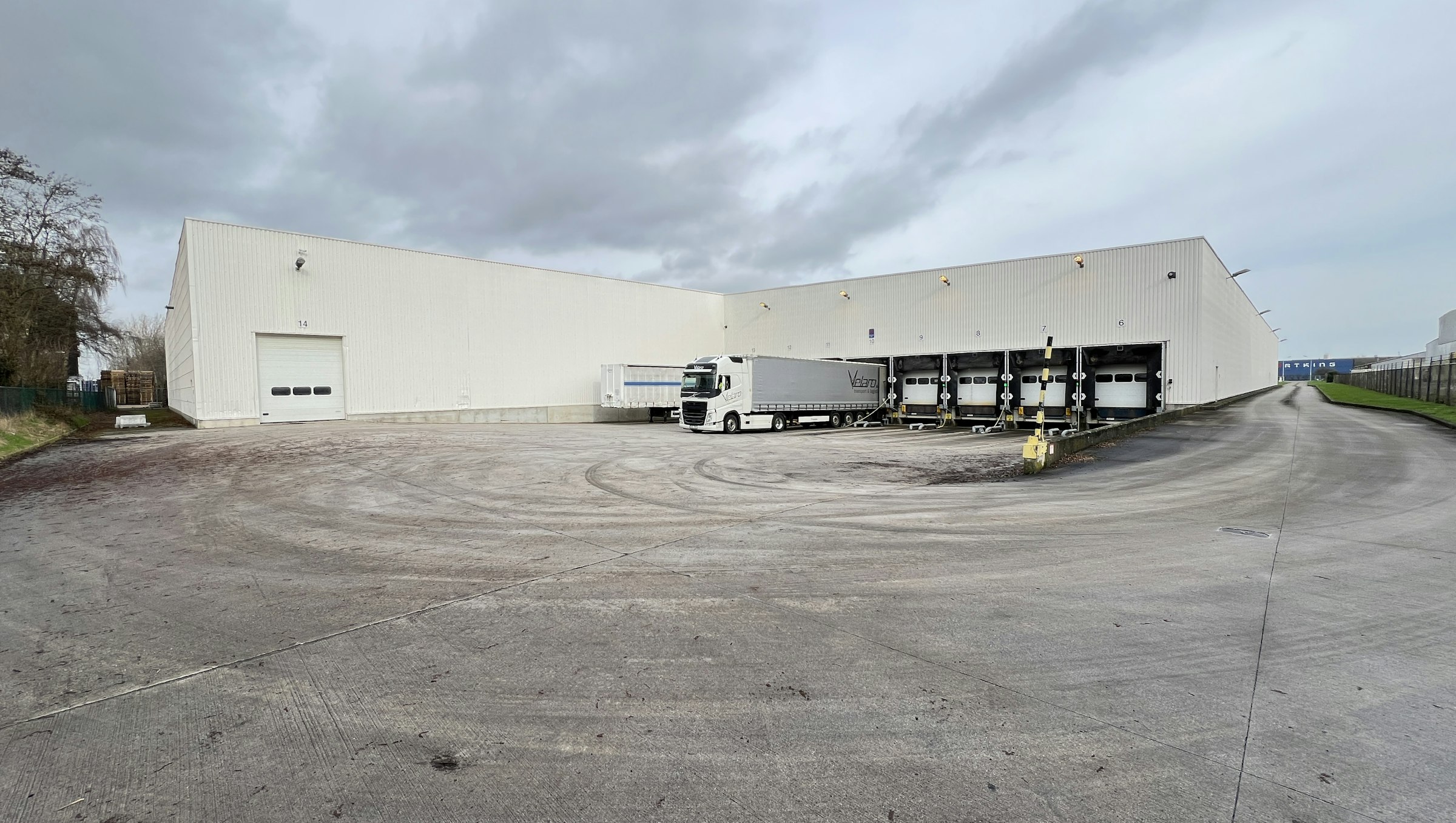 Magazijnen (6.270 m² - 15.370 m²) te huur in Dendermonde