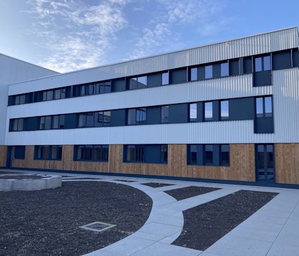 Gerenoveerde kantoren (185 m²-2.940 m²) te huur in Gent