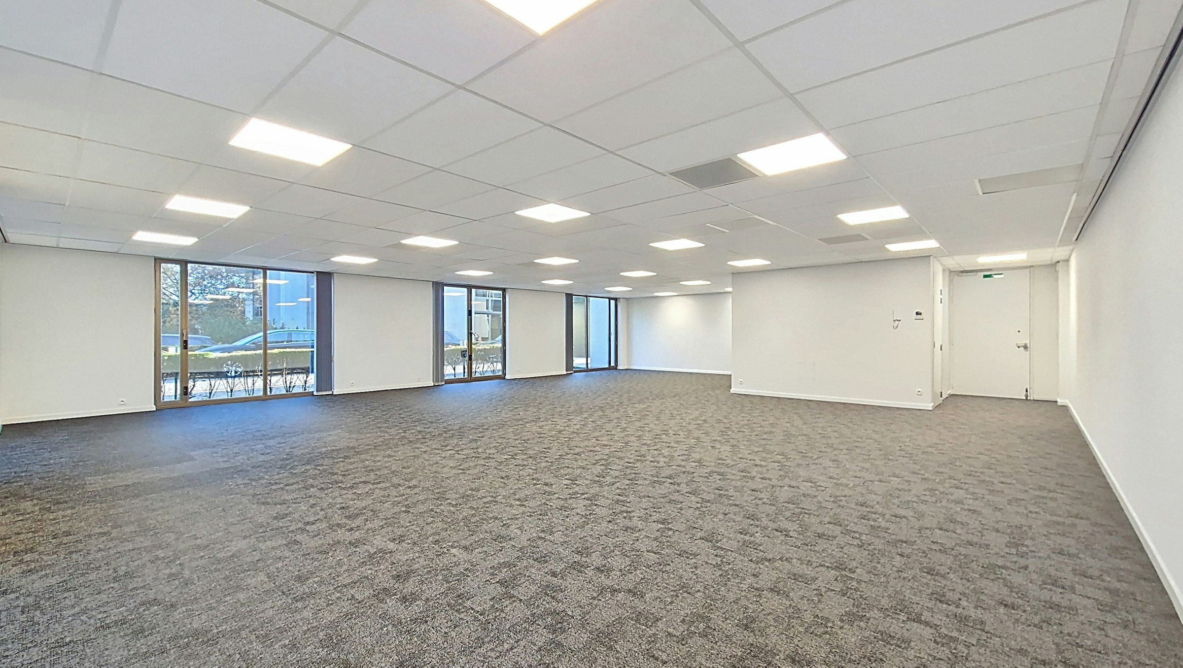 Kantoren (132 m²-174 m²) aan Kortrijksesteenweg in Sint-Martens-Latem