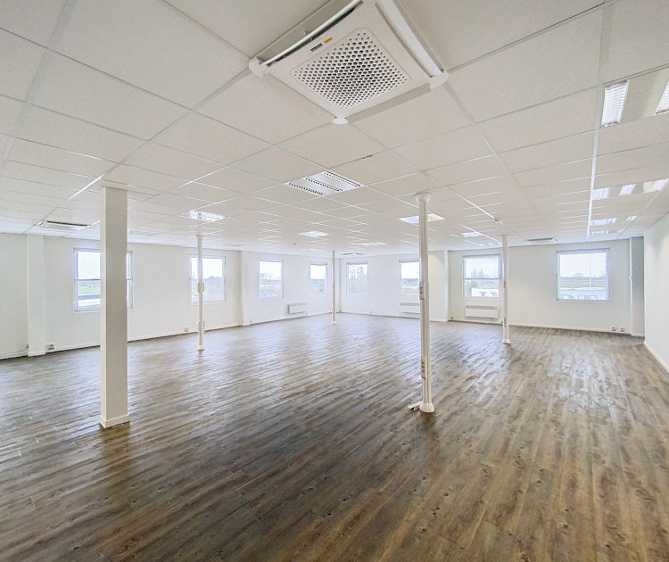 Kantoren (180 - 398 m²) vlakbij E40 te Drongen