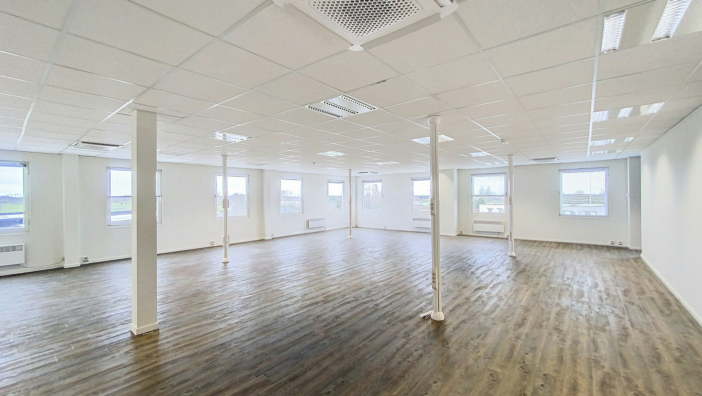 Kantoren (180 - 398 m²) vlakbij E40 te Drongen