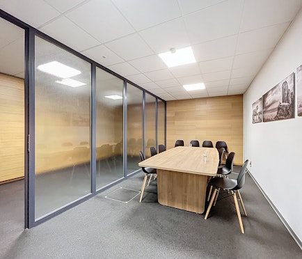 Kantoren (96 m² - 773 m²) te huur in Nazareth-De Pinte