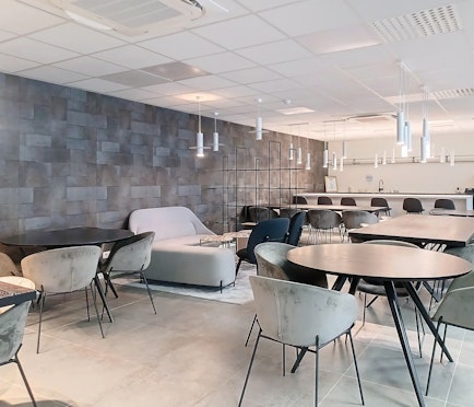 Kantoren (20 - 135 m²) in IDOLA bedrijvencentrum te Lochristi